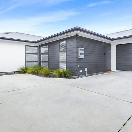 Modern And Central With 2 Ensuites -By Kosh Bnb Hamilton Exterior foto