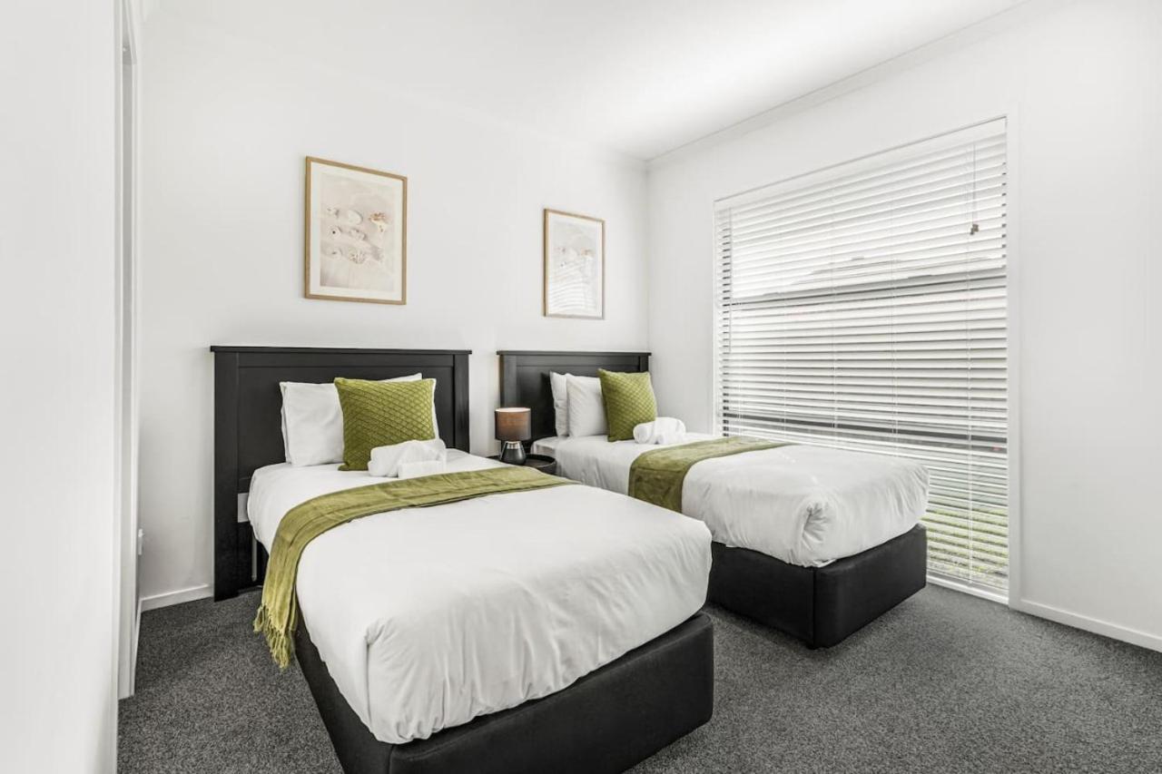 Modern And Central With 2 Ensuites -By Kosh Bnb Hamilton Exterior foto