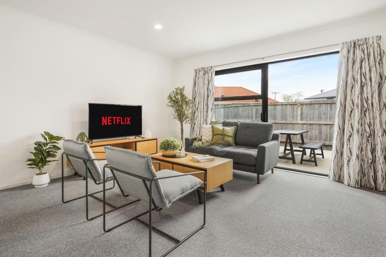 Modern And Central With 2 Ensuites -By Kosh Bnb Hamilton Exterior foto