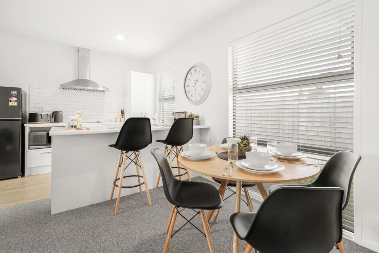 Modern And Central With 2 Ensuites -By Kosh Bnb Hamilton Exterior foto